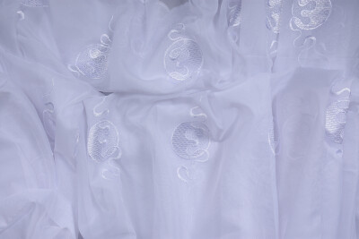 BRODE 1045 DESEN KIRIK BEYAZ RENK TEK KANAT Hazır dikilmiş Pileli Fon Perde 300*260 cm - 10