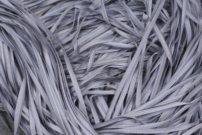 DÜZ İP PERDE 0.80 mm GRİ ÇİFT RENK 100 Cm En 280 Cm Boy HAZIR YASSI KALIN ŞERİT İP PERDE - Akça Tekstil