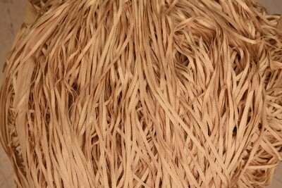 İP MODEL GOLD RENK İP PERDE 180 Cm En 280 cm Boy 2 mm şeritler halinde hazır ip perde - 1