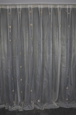 ORGANZE 1050 NAKIŞLI PULLU KREM RENK 5_3 Hazır dikilmiş Pileli Fon Perde 300*260 cm - 1