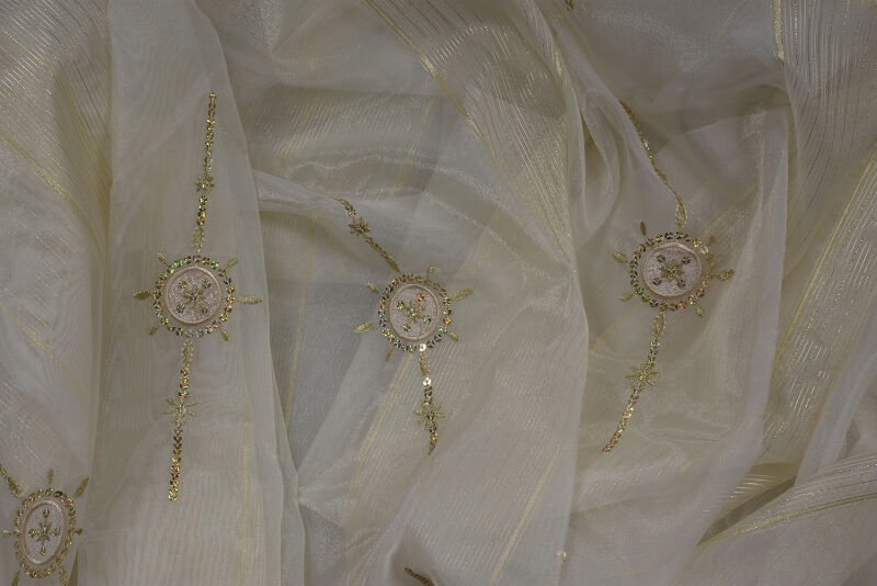 ORGANZE 1050 NAKIŞLI PULLU KREM RENK 5_3 Hazır dikilmiş Pileli Fon Perde 300*260 cm - 9